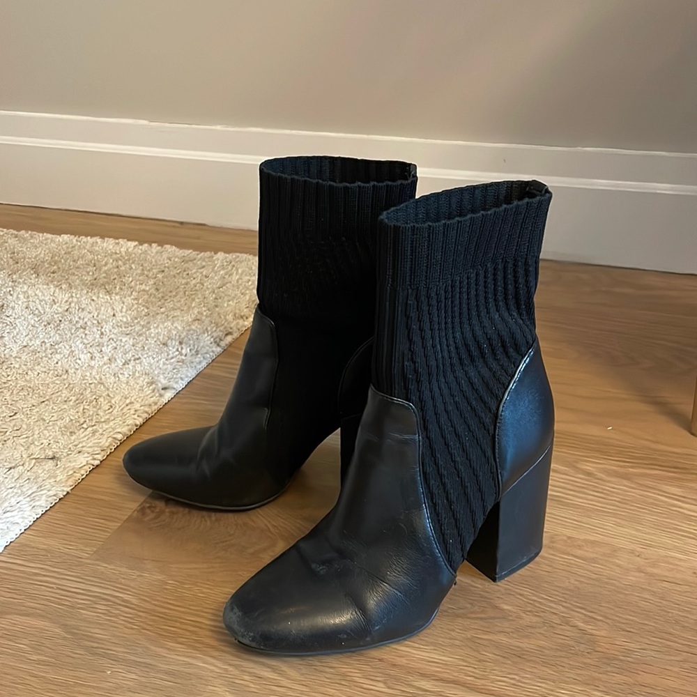 Vince Camuto black booties - Picture 2 of 4